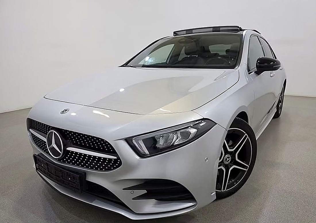 Mercedes-Benz A 180 AMG Night Pano LED